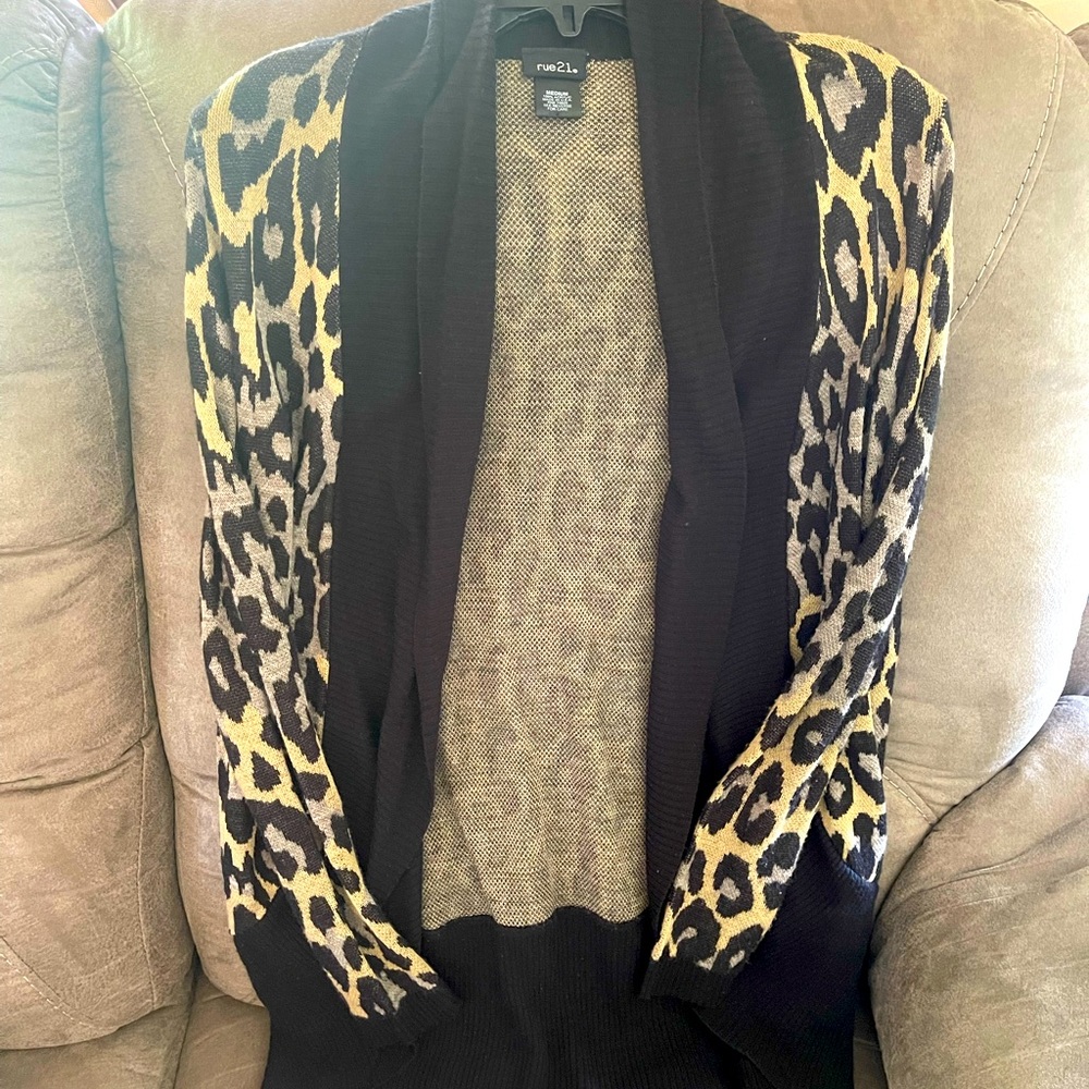Women’s Cheetah Print Cardigan